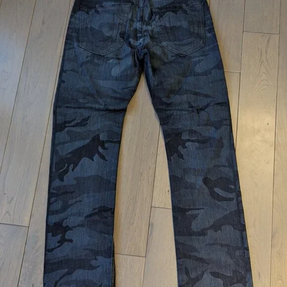 TRUE RELIGION BOBBY CAMO LASER STRAIGHT ASUM CAMOUFLAGE PANTS SIZE 34